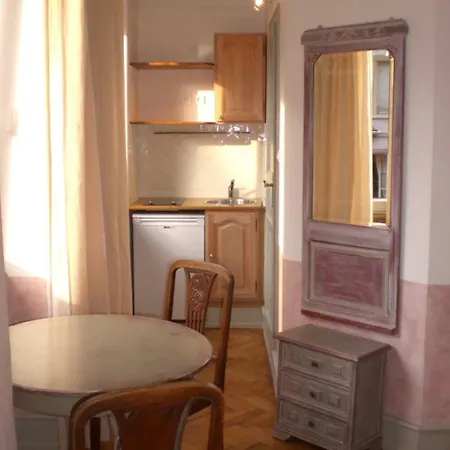 Studio Rue Des Tetes 아파트 *